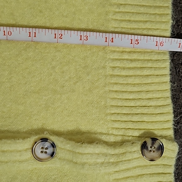 Yellow cardigan sweater 💛 - Picture 6 of 8